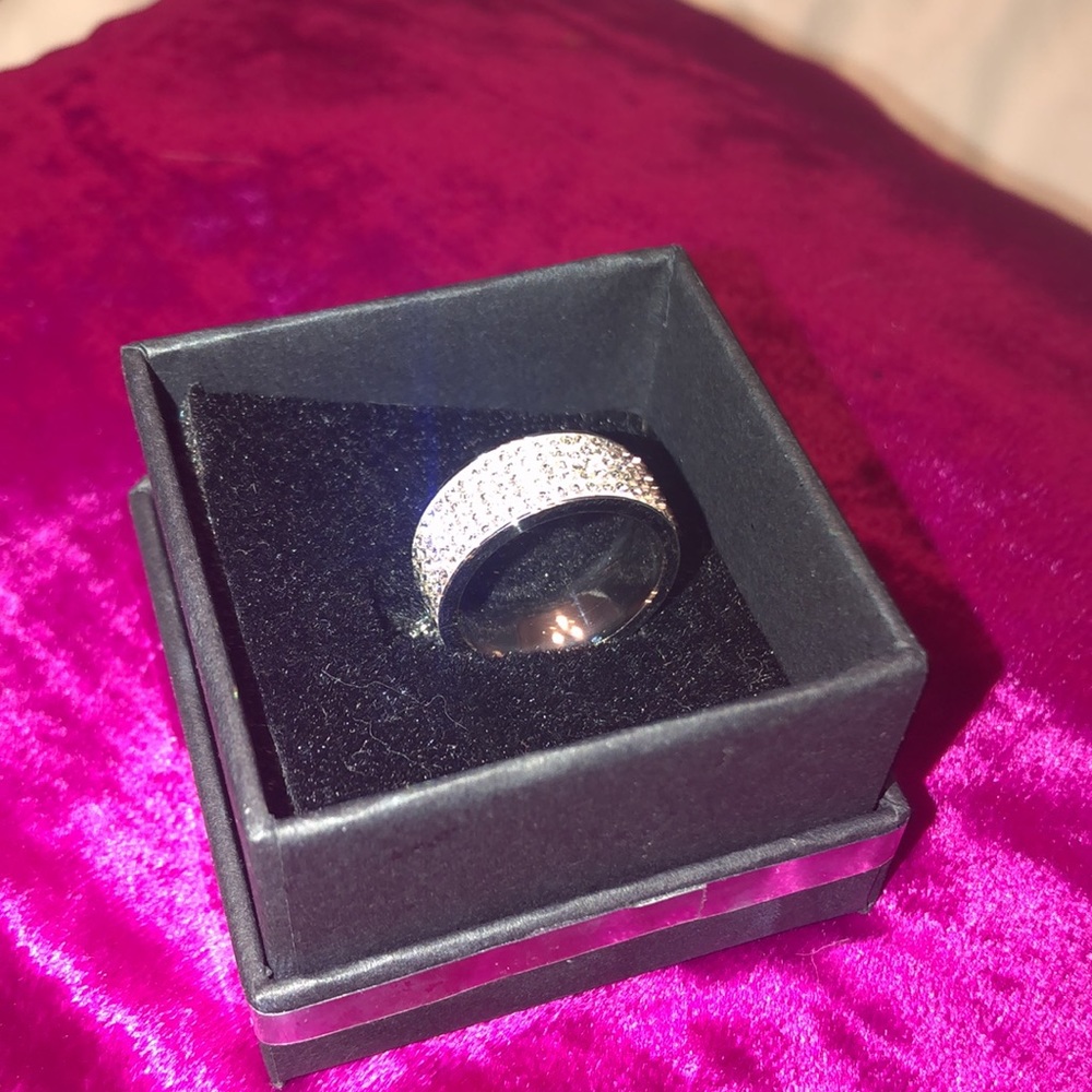 💍 Ring - Picture 5 of 7